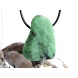 Zoisit XXL Rohsteinform angetrommelt, gebohrt - Sonderqualit&auml;t - ca. 4 cm x 2,8 cm x 1,8 cm