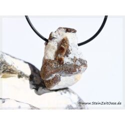 Staurolith (Kreuzstein) Rohstein / Schmuckstein gebohrt - Rarität - Sonderqualität - Handarbeit - ca. 3,3 cm x 2,5 cm x 1,7 cm