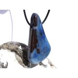 Richterit XXXL Schmuckstein / Scheibenstein gebohrt - Rarit&auml;t - AA-Sonderqualit&auml;t - Unikat - Handarbeit - ca. 5,1 cm x 2,9 cm x 0,8 cm (GKS)