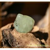 Prehnit gr&uuml;n Trommelstein - Sonderqualit&auml;t - ca. 2,2 cm x 2,1 cm x 1,3 cm