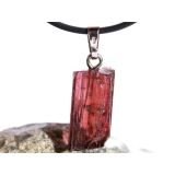 Turmalin rosarot (Rubellit) Kristallstab / Rohsteinform Anhänger Silberöse Schmuckdose - Rarität - AA-Sonderqualität - ca. 3 cm x 1,1 cm x 0,9 cm