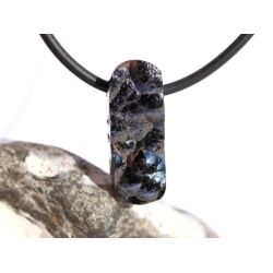 H&auml;matit natur (roter Glaskopf) Schmuckstein gebohrt - AA-Sonderqualit&auml;t - Rarit&auml;t - Handarbeit - ca. 2,4 cm x 0,9 cm x 0,9 cm