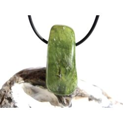 Vesuvian grün (Idokras) XXL Schmuckstein gebohrt - Sonderqualität - Rarität - Handarbeit - ca. 3,9 cm x 1,8 cm x 1,3 cm
