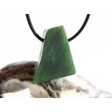 Nephrit-Jade Schmuckstein / Scheibenstein gebohrt matt - Sonderqualität - Handarbeit - ca. 2,7 cm x 2,3 cm x 1,4 cm