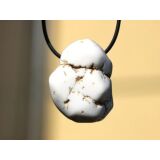 Magnesit-Knolle XXL Trommelstein gebohrt - Sonderqualit&auml;t - ca. 3,9 cm x 3,2 cm x 2,2 cm