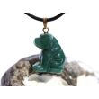 Moosachat grün "Hund" Schmuckstein Anhänger Öse - ca. 3 cm x 1,7 cm x 1,3 cm
