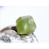 Apatit gr&uuml;n Kristall / Rohstein -...