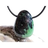 Rubin-Zoisit (Anyolith) Trommelstein gebohrt - ca. 2,8 cm...