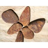 Schlangenjaspis (Schlangenstein / Fossilienkalk)...