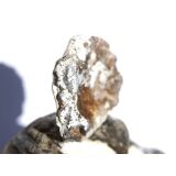 Chalcedon-Rosette Rohstein / Stufe - Sonderqualit&auml;t - ca. 4,4 cm x 3,2 cm x 0,9 cm (GKS)