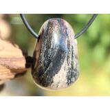 Silberblattjaspis (Brekzienjaspis) Trommelstein gebohrt -...