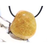Rutilquarz gold XL Trommelstein / Schmuckstein gebohrt -...