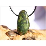 Porphyrit mit Epidot grün XXL Schmuckstein / Trommelstein gebohrt - Sonderqualität - ca. 3,9 cm x 2 cm x 2 cm