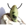 Serpentin mit Chromit "Chytha" XXXL Trommelstein gebohrt - Sonderqualität - ca. 5,1 cm x 2,5 cm x 1,7 cm