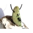 Serpentin mit Chromit "Chytha" XXXL Trommelstein gebohrt - Sonderqualität - ca. 5,1 cm x 2,5 cm x 1,7 cm