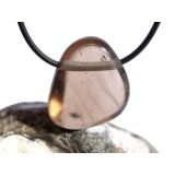 Rauchquarz mitteldunkel Trommelstein gebohrt - Sonderqualität - ca. 2,8 cm x 2,5 cm x 1,4 cm