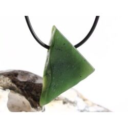 Nephrit-Jade XL Schmuckstein / Scheibenstein gebohrt matt - Sonderqualität - Handarbeit - ca. 3,9 cm x 2,6 cm x 0,9 cm