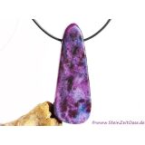 Sugilith mit Richterit XXXL Schmuckstein / Scheibenstein...