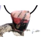 Rhodonit Trommelstein / Schmuckstein gebohrt -...