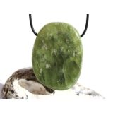 Vesuvian gr&uuml;n (Idokras) XXXL Schmuckstein /...