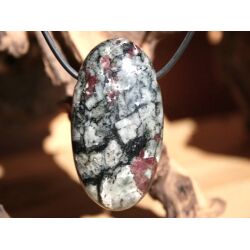 Eudialyt XXXL Schmuckstein / Scheibenstein gebohrt - Sonderqualität - ca. 5 cm x 3 cm x 1,5 cm (GKS)