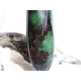 Rubin-Zoisit (Anyolith) XXXL Schmuckstein / Trommelstein gebohrt - AA-Sonderqualität - ca. 6,4 cm x 2 cm x 1,5 cm
