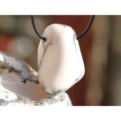 Howlith XXL Trommelstein gebohrt - Sonderqualit&auml;t - ca. 4,5 cm x 2,9 cm x 2,4 cm