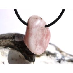 Erdbeerquarz Trommelstein gebohrt - schöne Qualität - ca. 2,9 cm x 1,9 cm x 1,4 cm (GKS)