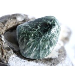 Seraphinit (Klinochlor) Trommelstein - Sonderqualität - ca. 3,1 cm x 2,3 cm x 2,6 cm