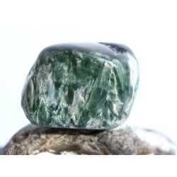 Seraphinit (Klinochlor) Trommelstein - Sonderqualität - ca. 3,5 cm x 2,5 cm x 2,4 cm