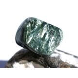 Seraphinit (Klinochlor) Trommelstein - Sonderqualität - ca. 3,5 cm x 2,5 cm x 2,4 cm