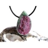 Rubin-Zoisit (Anyolith) Schmuckstein mit Rohsteinform...